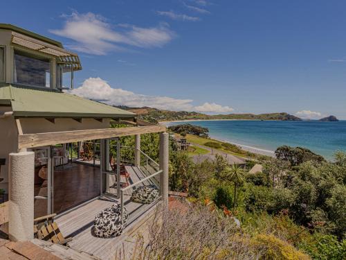 Chucks Retreat - Opito Bay Holiday Home