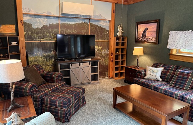Chucle Homestead - Charming 3 bdrm, 2 bath ranch home