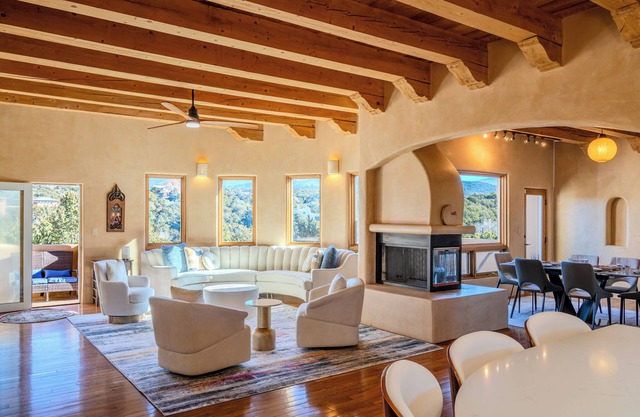 Chula Vista - Amazing Views, Stunning Sunny Interior