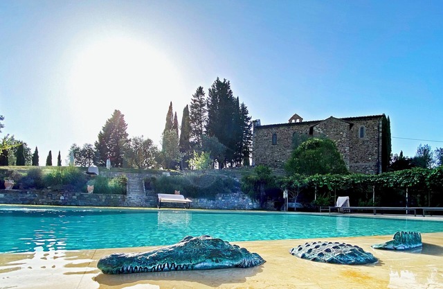 Church house on wine estate, infinity pool, tennis court-newly renovated!