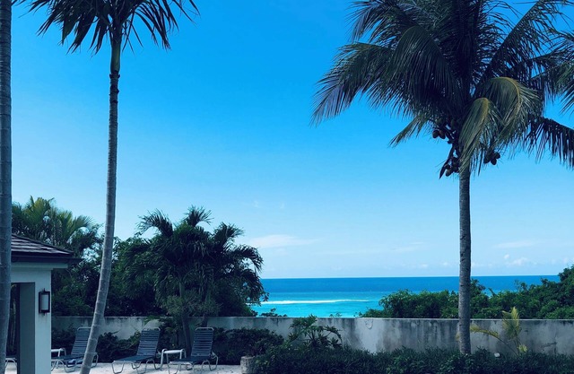 Cima del Mar (Top of the Sea) Hilltop, private 180 degree ocean view