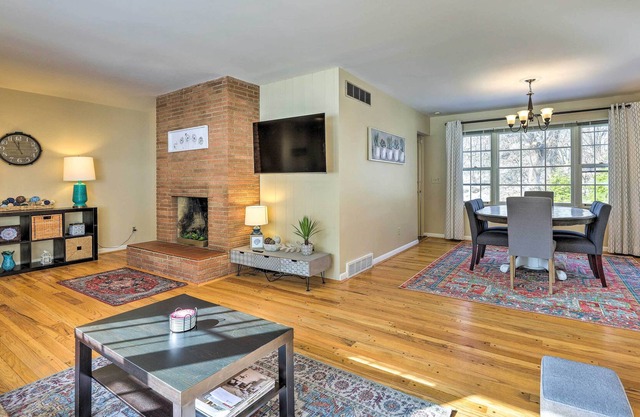 Cincinnati Vacation Rental: 5 Mi to Downtown!