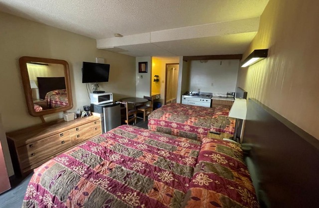 Circle 6 Motel