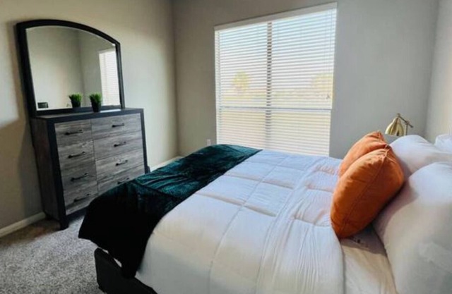 Citrus ~ Cheerful 1 Bedroom w/Nature View & Shopping Nearby