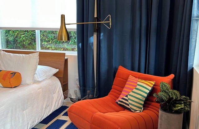 Citrus Studio 4 Relaxed Central Vibe