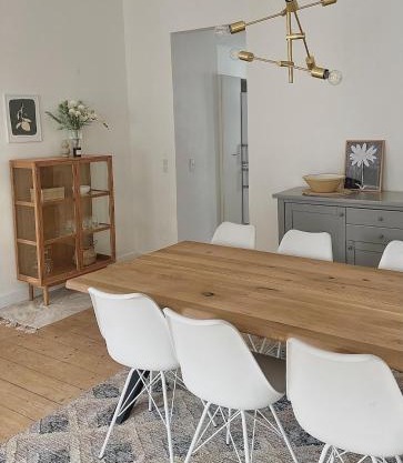 City center apartment with balcony and private parking