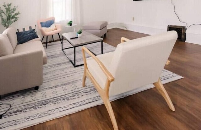 City Center Cozy Cottage 2 beds 2 baths