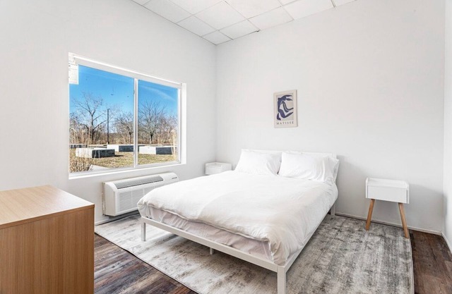 City Center|Meriden|GYM|POOL