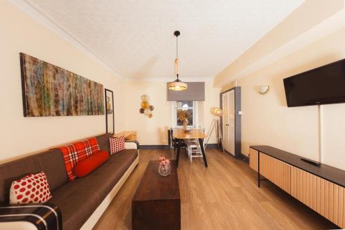 City Centre Apartment by the Meadows 4