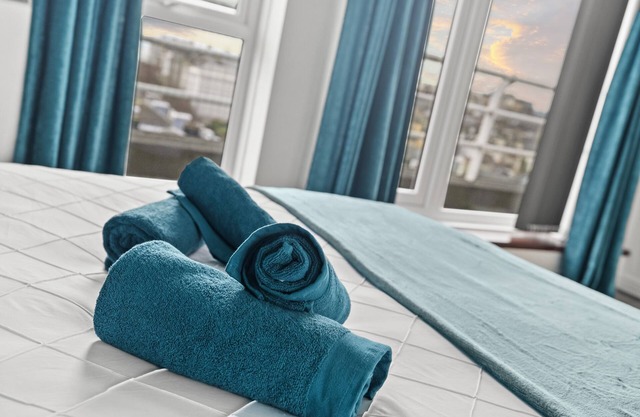 City centre Penthouse - long stays - big discounts