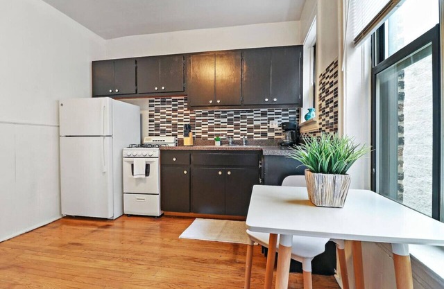 City Charm Studio Apt close to Shops