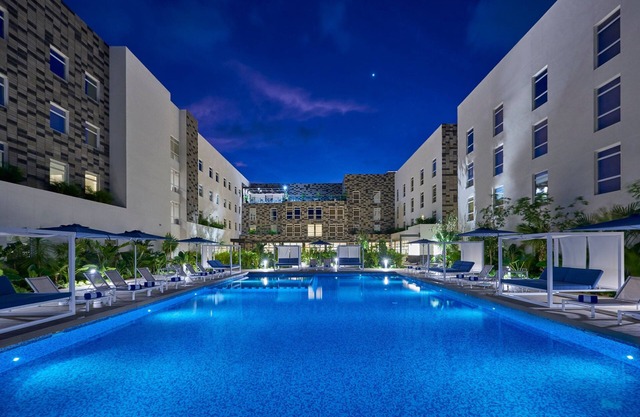 City Express Plus by Marriott Cancún Aeropuerto Riviera