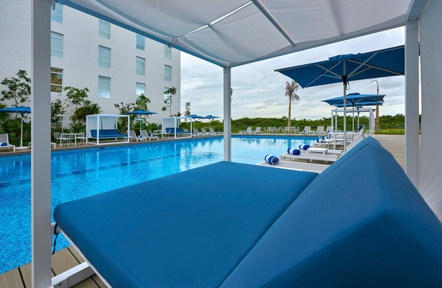 City Express Suites by Marriott Cancún Aeropuerto Riviera