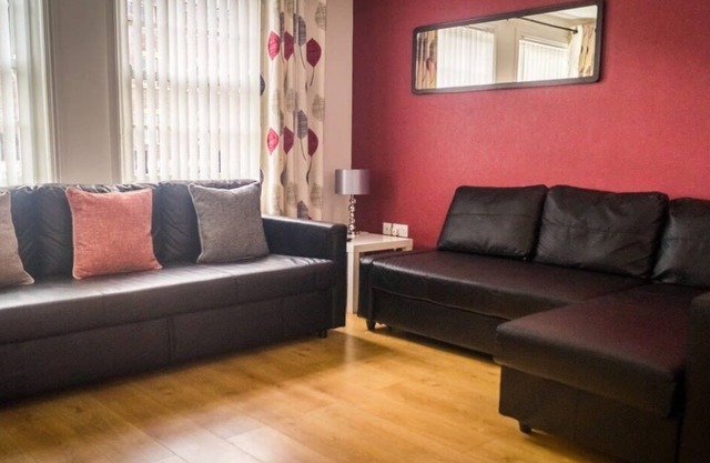 City Walls Gathering /5 Bed/Sleeps 12/City Centre