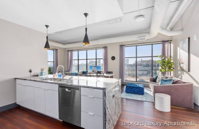 Cityscape Apartment w/ Terrace - Leonard Luxury Apartment
