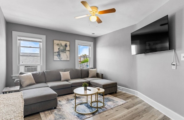 Cityscape - Centrally located 2BR