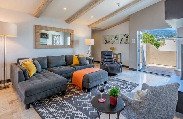Stadtbild - Penthouse Leben in der Innenstadt von Santa Barbara