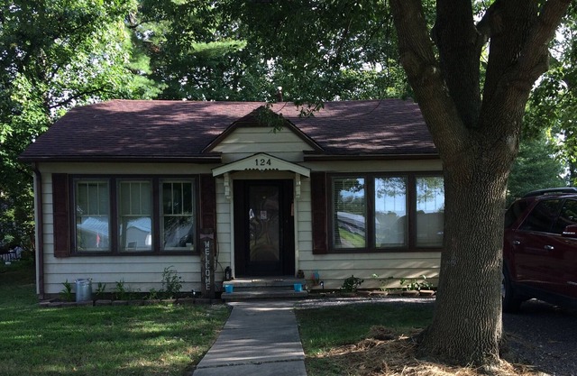 CJ's House/ Whole House close to everything.