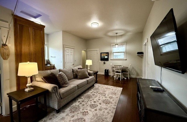 Claim Jumpers Cottage, Sleeps 4 w/ Sauna! Local Golfing 50% Off!