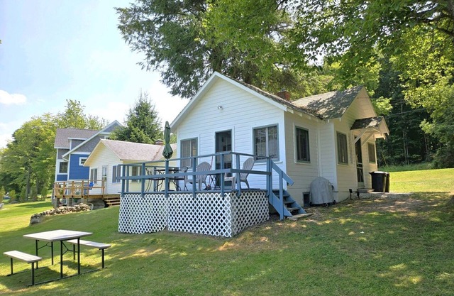 Clam Lake Cottage am Clam Lake - Großes Fischerhäuschen