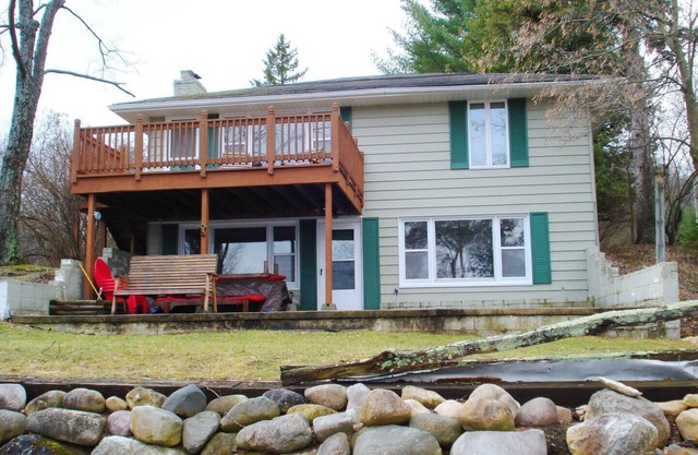 CLAM LAKE COTTAGE IN DER NÄHE DES FACKELSEES