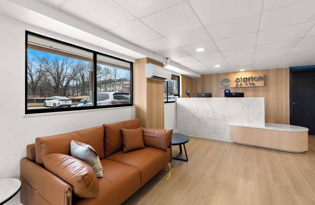 Clarion Pointe Kennesaw Town Center