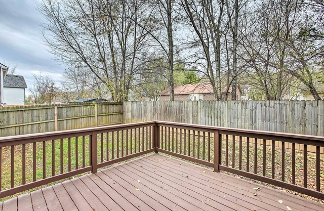 Clarksville Getaway Near Golfing & Breweries!