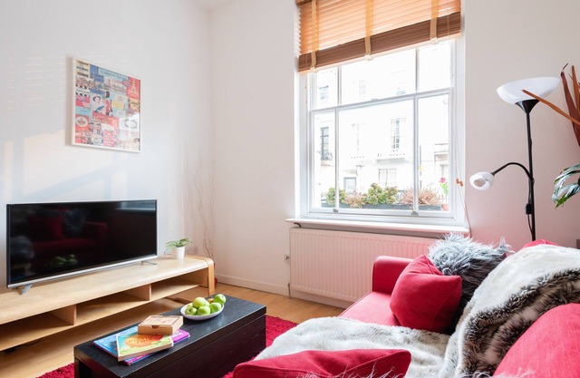 Classic 2 Bed, Erdgeschoss * Fantastische zentrale Lage *