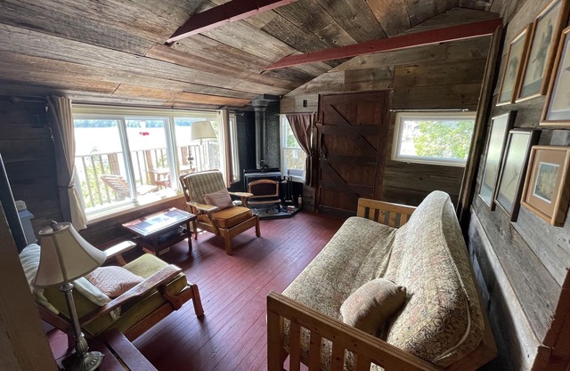 Classic Canadian cottage on pristine Fortescue lake. A nature lovers paradise.