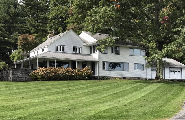Klassische Catskills Estate auf privaten Berg, mit Lager Guest House