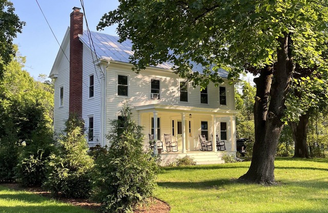 CLASSIC COLUMBIA COUNTY FARMHOUSE