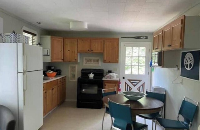 Classic Cottage Charm -Old Roots Cottage #1 ; rustic warmth and privacy