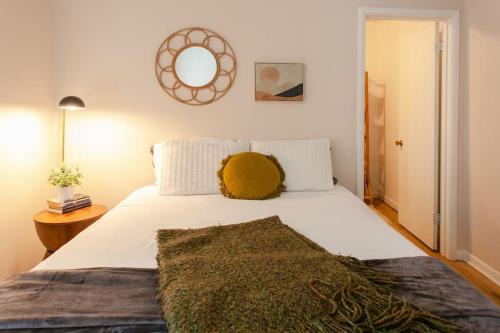 Classic & Cozy Apartments - Parking & Close To Dw