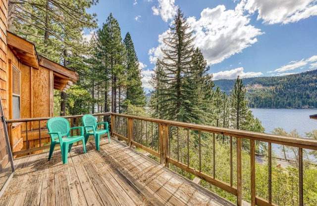 Classic Donner Lake View Cabin