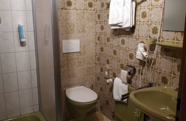 Familienzimmer Classic, Retro ohne Balkon, 1 Doppelbett+1 Einzelbett