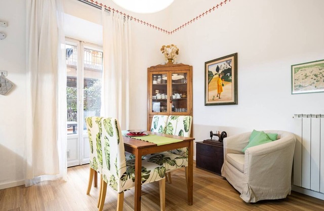 Classic flat by Liberty Square & Savonarola Square