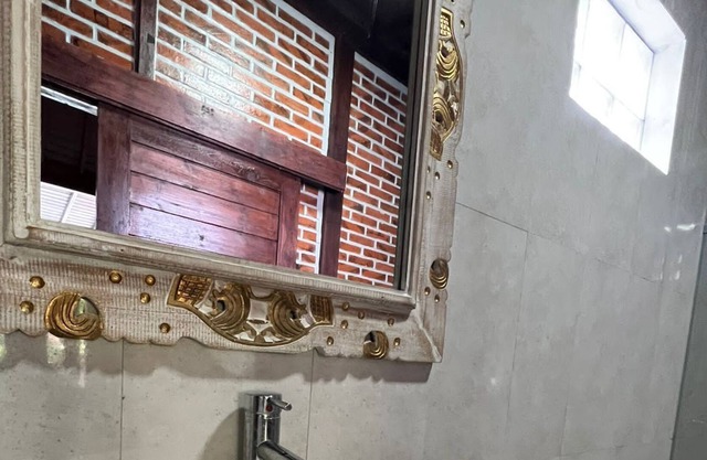 Classic Joglo just 350m from the beach!