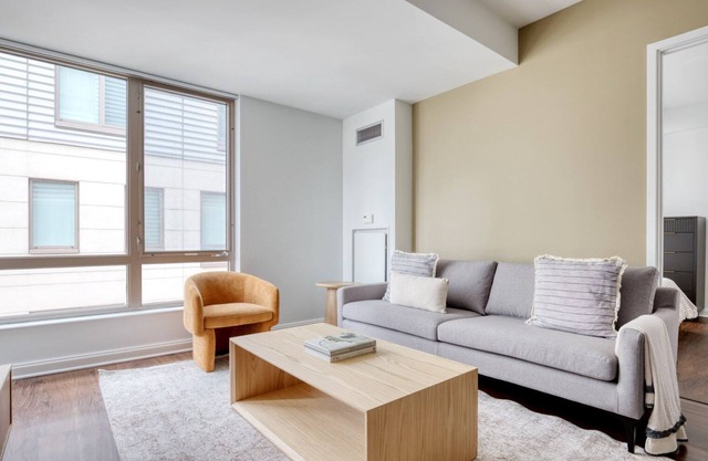 Classic Kendall Square 1BR w/ Gym, W/D & Concierge, nr MIT, by Blueground
