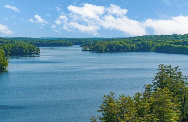 Classic lakefront cottage on Damariscotta Lake