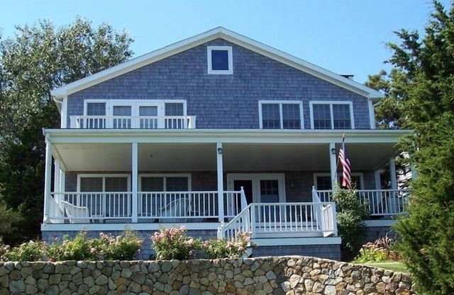 Schöne 5 Zimmer East Chop Haus mit Blick auf Nantucket Sound