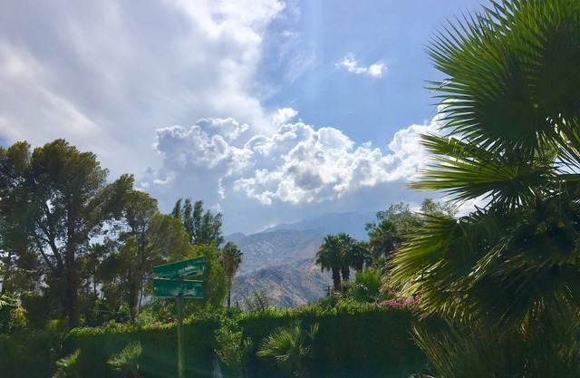 Neu! Klassischer Winterurlaub in Palm Springs mit privatem Pool und Bergblick