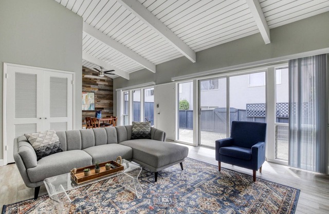 Classic Palo Alto 2BR w/ Balcony, nr Caltrain & Dining, by Blueground