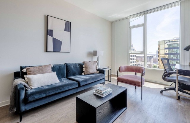 Classic San Jose 1BR w/ Gym, Pool & W/D, nr San Pedro Sq, by Blueground