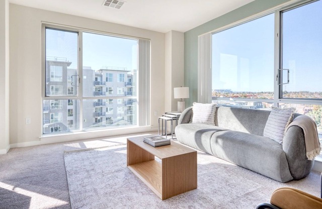Classic Santa Clara 1BR w/ Gym, Pool & W/D, nr tech HQs, by Blueground