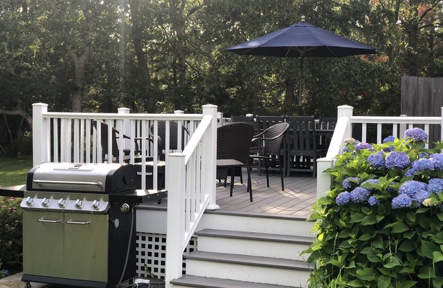 Classic & secluded - central to beaches and bike path