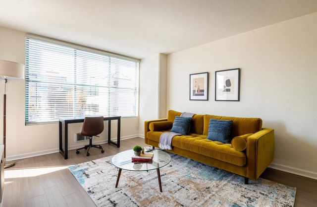 Classic South Beach 1BR, Across the Street from SF Bay, by Blueground