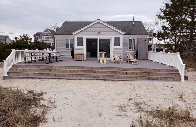 Classic Southampton Peconic Bay Waterfront Bungalow Child Safe Gated Community