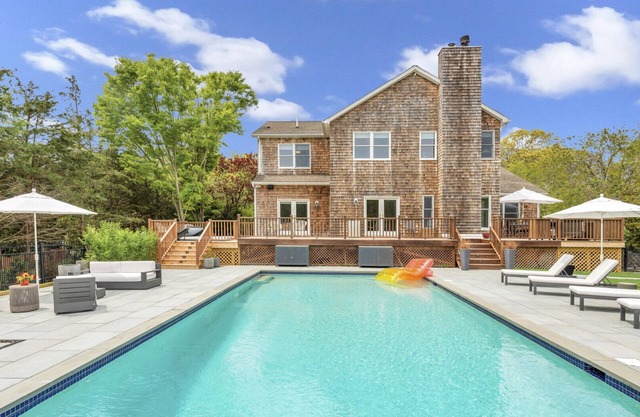 Classic-style Hamptons home, heated freshwater pool, fire pit, extensive...