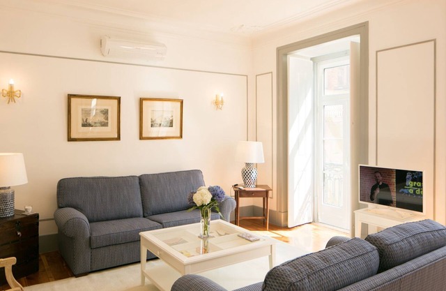 Classic & Super Central Apartment by LovelyStay