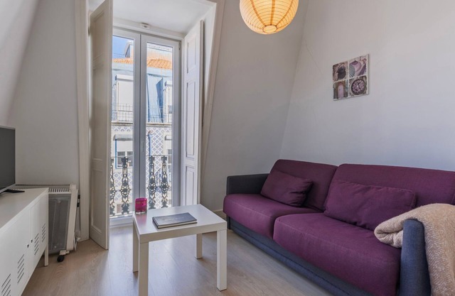 Classic Topfloor Apartment by LovelyStay